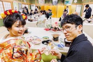 挙式後衣装付き会食へ