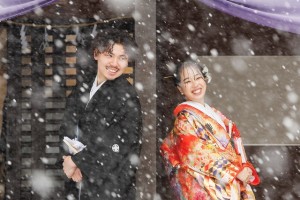 吹雪の中の新郎新婦様も素敵ですね